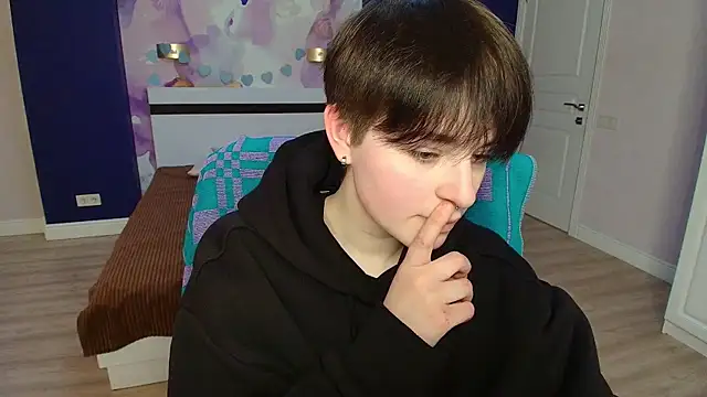 Snapshot of EmiliaYours chatting on February 2025 01:40:01 PM EmiliaYours online show from February 2025 01:40:01 PM