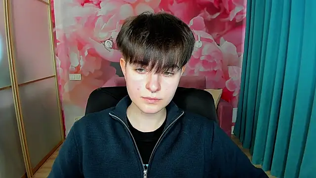 Snapshot of EmiliaYours chatting on February 2025 01:00:02 PM EmiliaYours online show from February 2025 01:00:02 PM