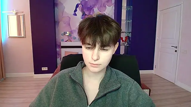 Snapshot of EmiliaYours chatting on February 2025 01:10:01 PM EmiliaYours online show from February 2025 01:10:01 PM