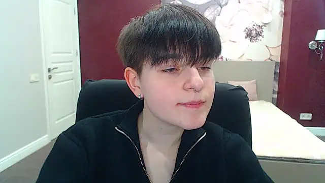 Snapshot of EmiliaYours chatting on March 2025 01:17:01 PM EmiliaYours online show from March 2025 01:17:01 PM