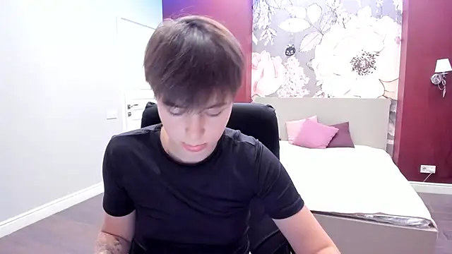 Snapshot of EmiliaYours chatting on September 2025 03:55:02 PM EmiliaYours online show from September 2025 03:55:02 PM