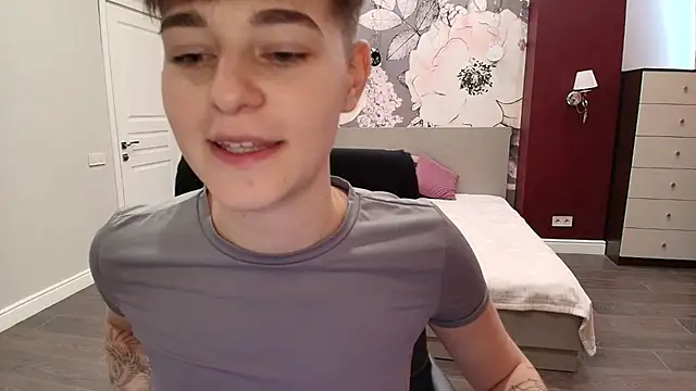 Snapshot of EmiliaYours chatting on September 2025 03:03:02 PM EmiliaYours online show from September 2025 03:03:02 PM