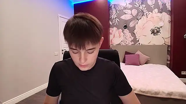 Snapshot of EmiliaYours chatting on September 2025 03:16:01 PM EmiliaYours online show from September 2025 03:16:01 PM