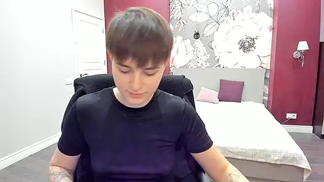 EmiliaYours online show from February 2026 03:27:02 PM