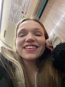 KitteCat online show from December 2024 09:02:02 PM