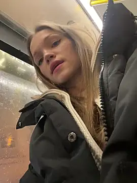 KitteCat online show from December 2024 04:06:01 PM