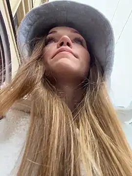 KitteCat online show from October 2025 07:39:01 AM