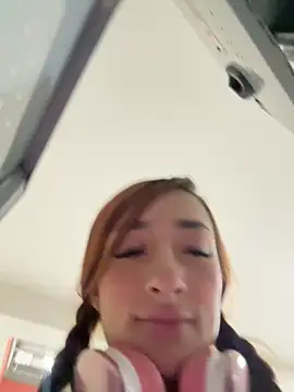 ariiel  online show from February 2025 12:16:01 AM