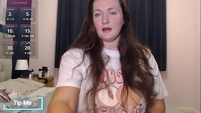 Snapshot of BustyBonnieUK chatting on December 2024 05:10:02 PM BustyBonnieUK online show from December 2024 05:10:02 PM