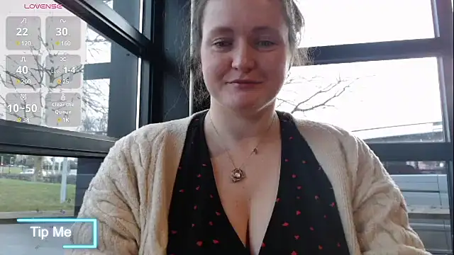 Snapshot of BustyBonnieUK chatting on January 2025 09:49:02 AM BustyBonnieUK online show from January 2025 09:49:02 AM