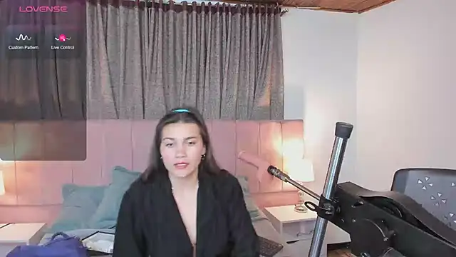 aurora divine online show from March 2025 07:14:02 PM