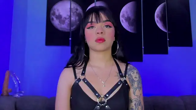 maddy walker online show from December 2024 09:09:02 PM