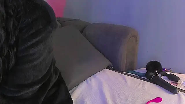 maddy walker online show from January 2025 03:22:01 AM