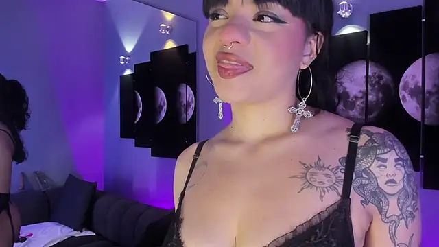 maddy walker online show from February 2025 11:27:01 PM