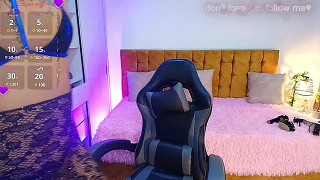 alexiaaross online show from December 2024 07:46:02 PM