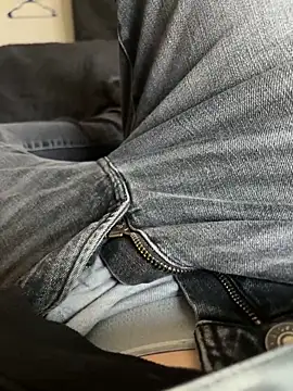 bigbeast19393 online show from February 2026 05:56:01 PM