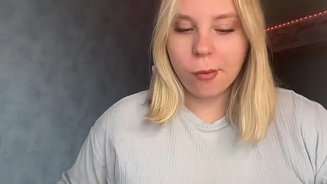 Snapshot of Thalia__Star chatting on October 2025 12:30:02 PM Thalia Star online show from October 2025 12:30:02 PM