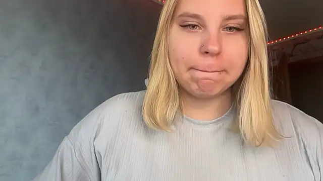 Snapshot of Thalia__Star chatting on October 2025 09:21:02 AM Thalia Star online show from October 2025 09:21:02 AM