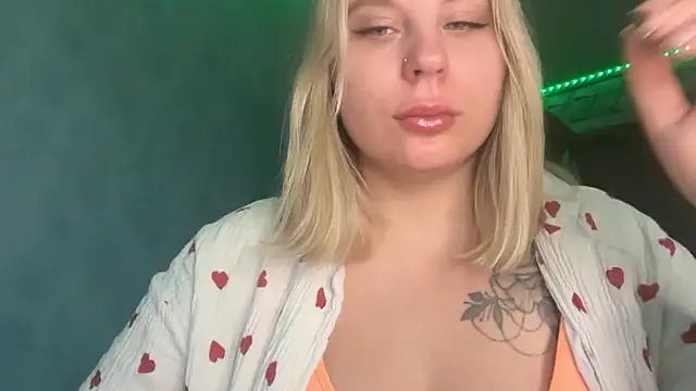 Snapshot of Thalia__Star chatting on October 2025 05:52:01 AM Thalia Star online show from October 2025 05:52:01 AM