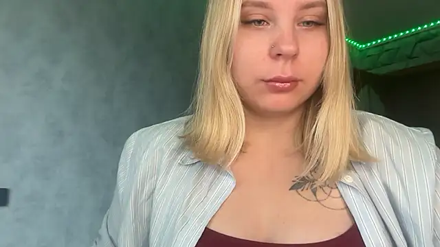 Snapshot of Thalia__Star chatting on October 2025 09:13:02 AM Thalia Star online show from October 2025 09:13:02 AM