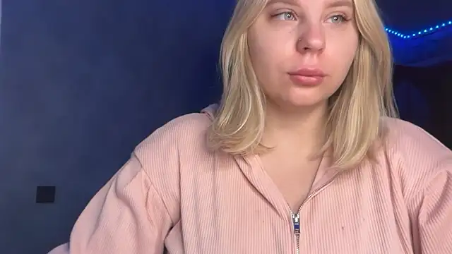 Snapshot of Thalia__Star chatting on November 2025 05:28:02 AM Thalia Star online show from November 2025 05:28:02 AM