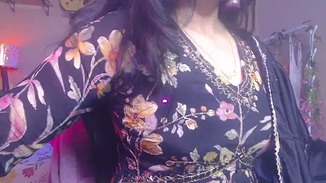 Zonayesha online show from May 2026 08:33:01 AM