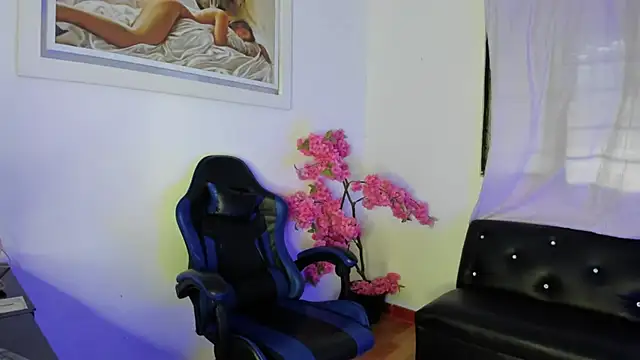 Snapshot of Caro_kitty- chatting on September 2025 11:43:02 AM Caro kitty- online show from September 2025 11:43:02 AM