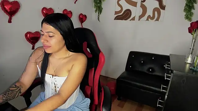 Snapshot of Caro_kitty- chatting on October 2025 01:33:02 PM Caro kitty- online show from October 2025 01:33:02 PM