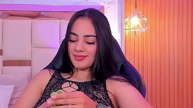 Snapshot of mallie_quinn chatting on January 2025 04:08:01 PM mallie quinn online show from January 2025 04:08:01 PM