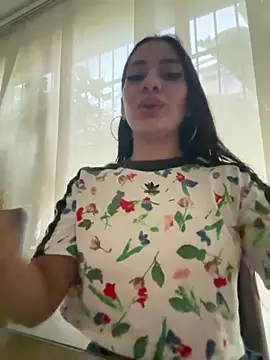 Snapshot of mallie_quinn chatting on February 2025 07:35:02 PM mallie quinn online show from February 2025 07:35:02 PM