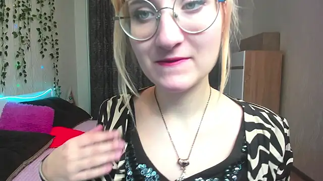 Miss Elsa  online show from December 2024 02:56:02 AM