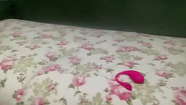 Snapshot of alarasissy chatting on October 2025 12:40:02 AM alarasissy online show from October 2025 12:40:02 AM