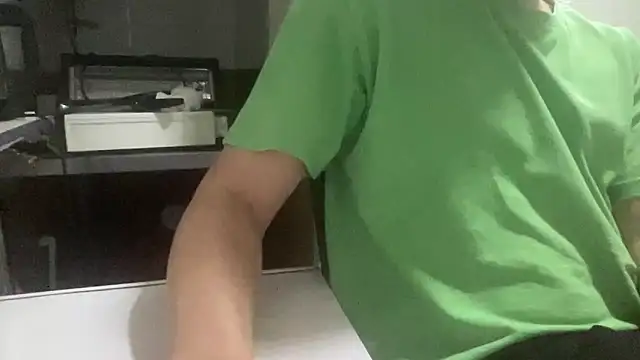 Snapshot of alarasissy chatting on October 2025 05:57:02 PM alarasissy online show from October 2025 05:57:02 PM