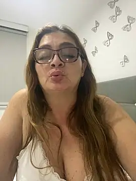 AntonellaAlondra4 online show from December 2024 05:03:01 AM