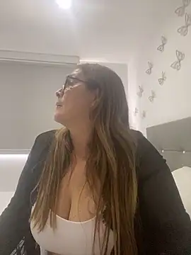 AntonellaAlondra4 online show from December 2024 08:42:02 PM