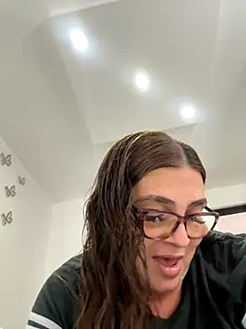 Snapshot of AntonellaAlondra4 chatting on October 2025 03:08:02 PM AntonellaAlondra4 online show from October 2025 03:08:02 PM