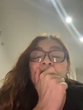 Snapshot of AntonellaAlondra4 chatting on October 2025 10:43:01 PM AntonellaAlondra4 online show from October 2025 10:43:01 PM