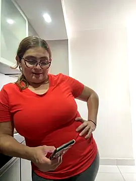 Snapshot of AntonellaAlondra4 chatting on October 2025 03:25:01 PM AntonellaAlondra4 online show from October 2025 03:25:01 PM