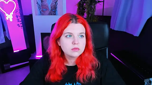 NielletaBlossom online show from December 2024 05:15:01 AM