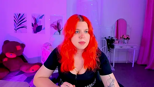 NielletaBlossom online show from December 2024 04:36:01 PM