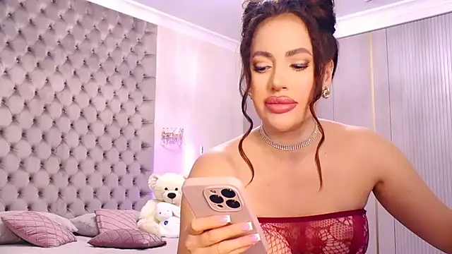 TianaPosh online show from November 2025 09:28:01 PM