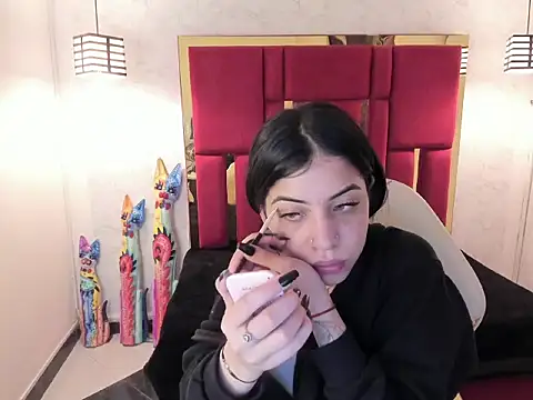 Snapshot of Violet_m chatting on October 2025 12:12:02 PM Violet m online show from October 2025 12:12:02 PM