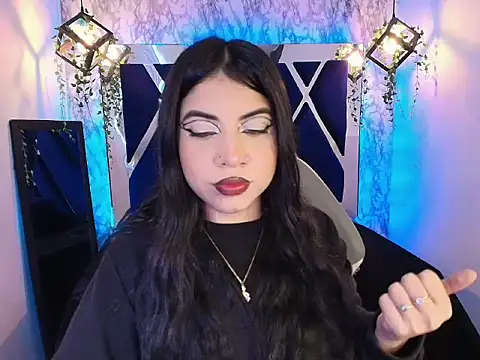 Snapshot of Violet_m chatting on November 2025 01:33:02 PM Violet m online show from November 2025 01:33:02 PM