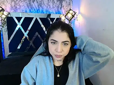 Snapshot of Violet_m chatting on November 2025 12:13:01 PM Violet m online show from November 2025 12:13:01 PM