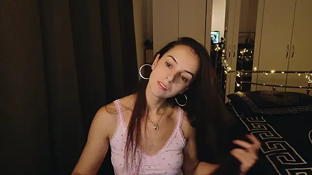 karlaolivia online show from December 2024 05:04:02 PM