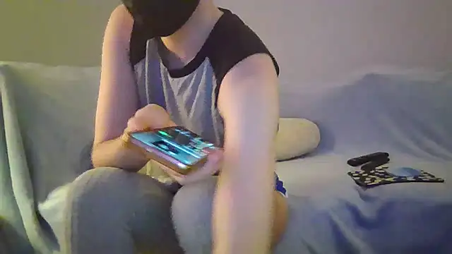 eddieeden online show from December 2024 10:12:02 PM