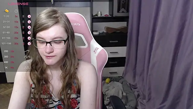 Snapshot of Tomato_Tease chatting on March 2025 10:38:02 PM Tomato Tease online show from March 2025 10:38:02 PM