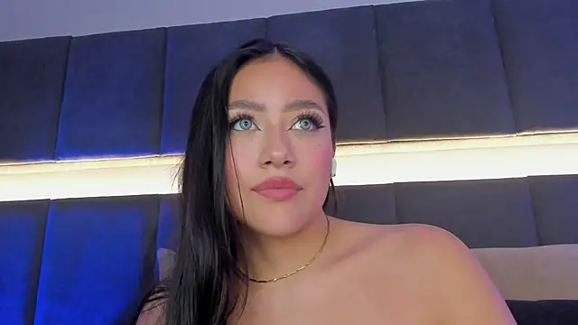 Snapshot of nicolle_pierce chatting on February 2025 12:00:02 PM nicolle pierce online show from February 2025 12:00:02 PM