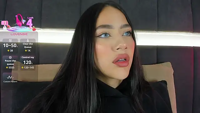 Snapshot of nicolle_pierce chatting on September 2025 01:55:01 PM nicolle pierce online show from September 2025 01:55:01 PM