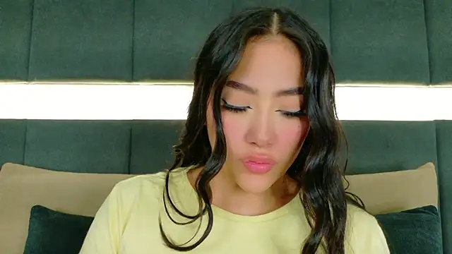 nicolle pierce online show from November 2025 12:49:02 PM